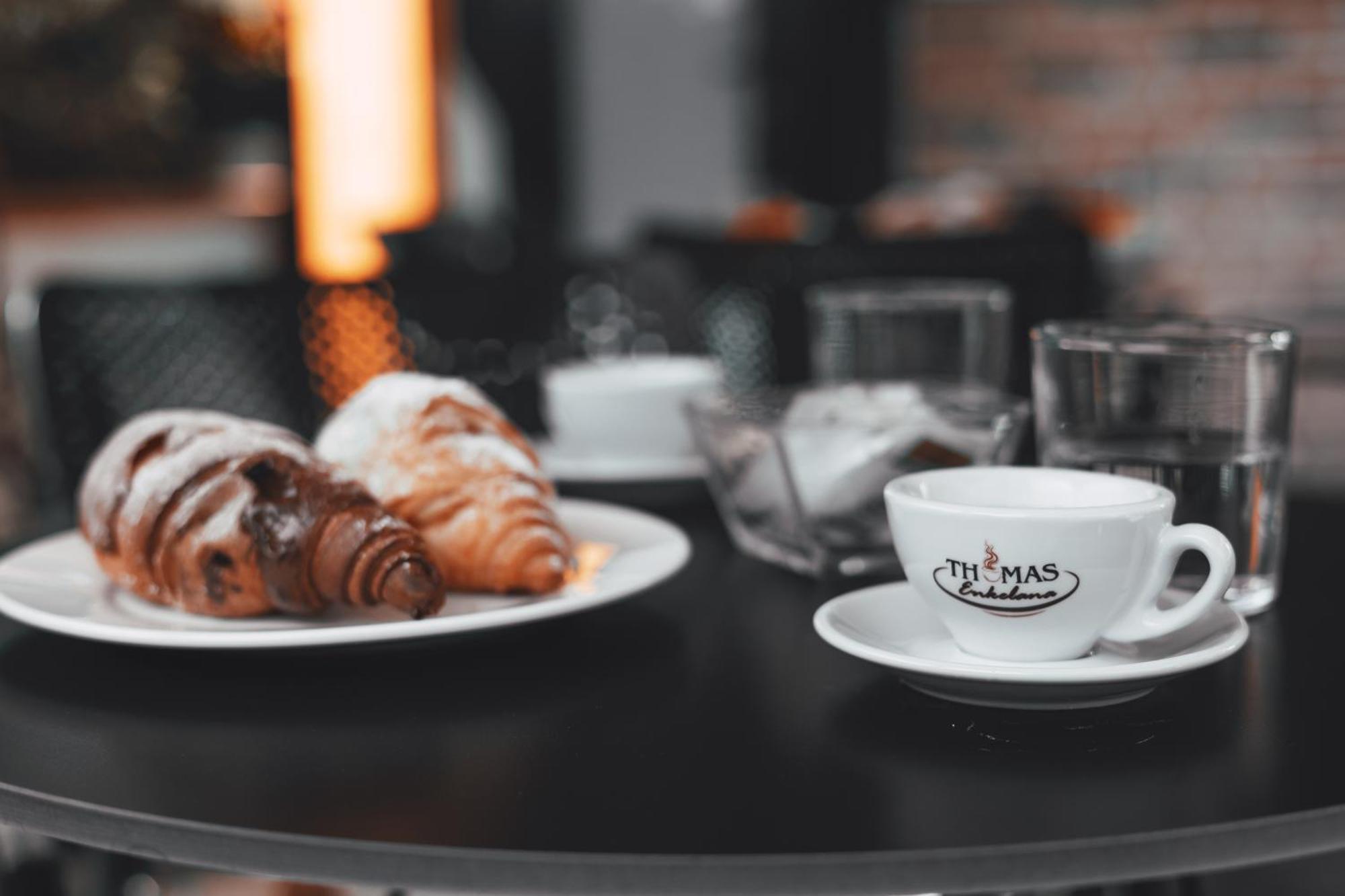 Hotel Beke فلورا المظهر الخارجي الصورة