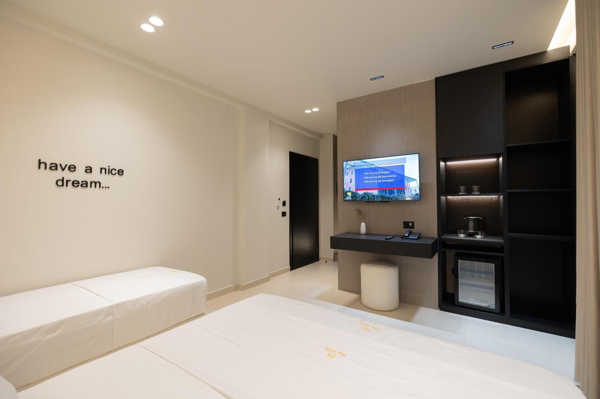 Hotel Beke فلورا المظهر الخارجي الصورة